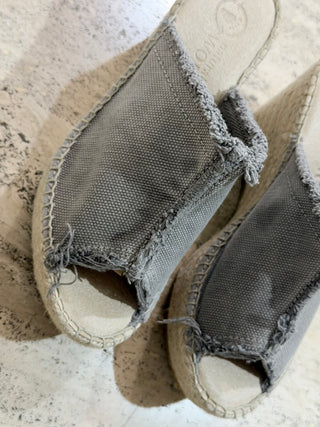 Zeppe Ilan color grigio chiaro Natural World Eco