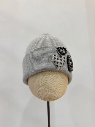 Berretto grigio con cuori di strass Regina Cachemire