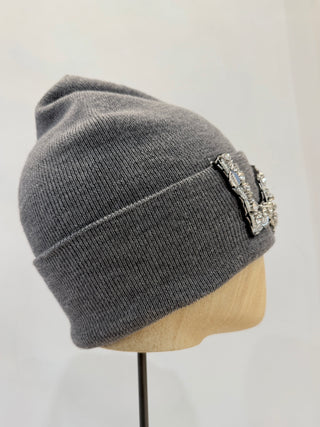 Berretto con scritta Love in pietre e strass Regina Cachemire